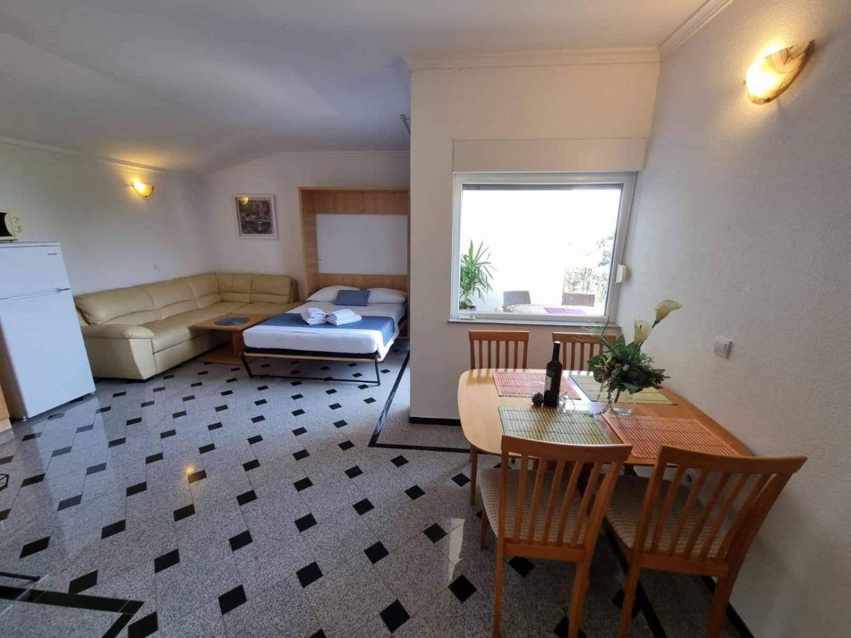 Apartment Tomic 2 Макарска Экстерьер фото