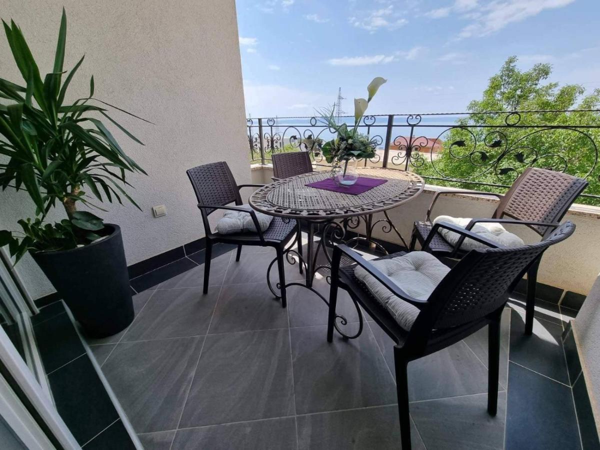 Apartment Tomic 2 Макарска Экстерьер фото